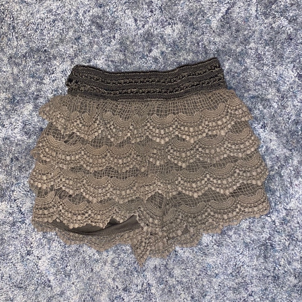 Ruffled shorts